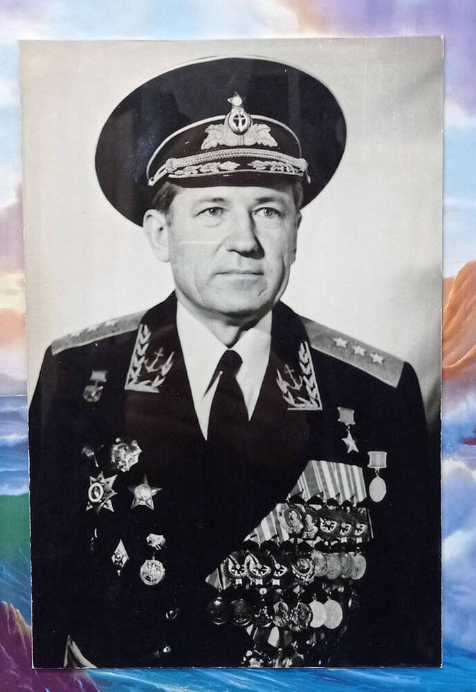 Фотгография Потрет Кузнецова Георгия Андреевича в военной форме - Героя Советского Союза.