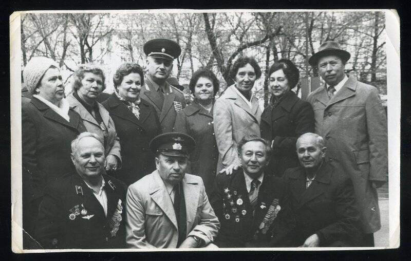 Фотография. Портрет групповой ветеранов Великой Отечественной войны. Москва. Александровский парк.