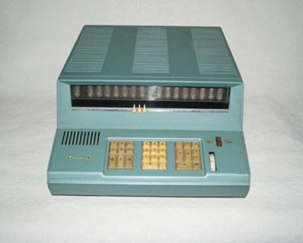 Машина вычислительная клавишная электронная «Искра – 12» (корпус). 