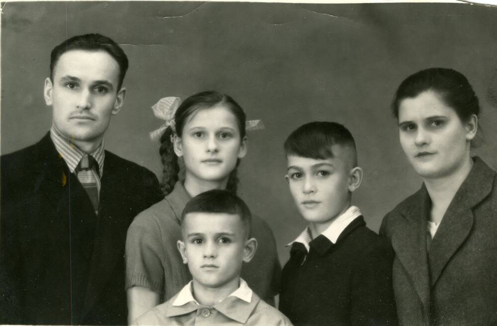 Фотография групповая. Семья Тамары Васильевой, 1963 г.