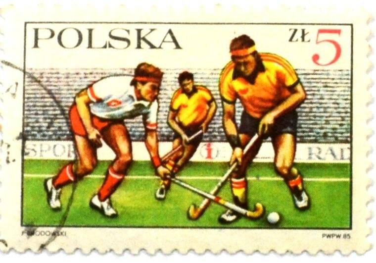 Почтовая марка (Польша) «Хоккей с мячом»