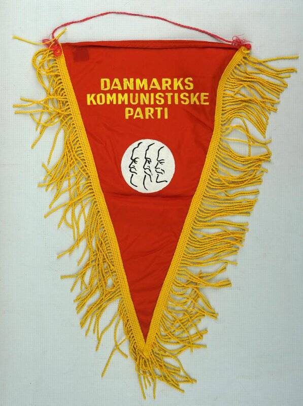 Вымпел «DANMARKS KOMMUNISTISKE PARTI» (Коммунистическая партия Дании)