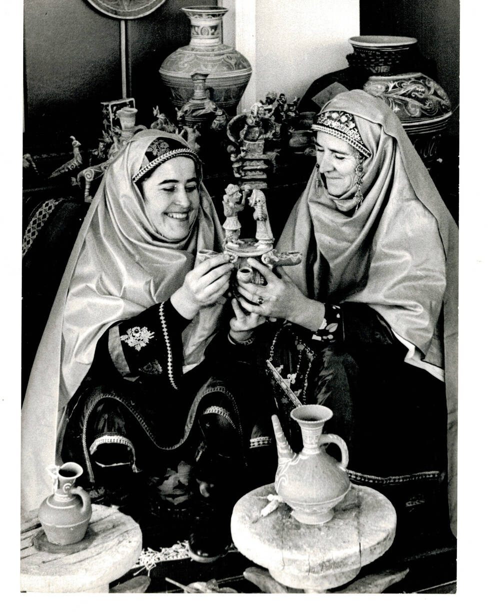 Комплект фотографий на тему: «Дни поэзии «Журавли» в Дагестане, 1990 г. Балхарки