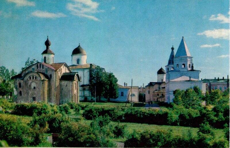 Фотооткрытка цветная. Новгород. Архитектурные памятники. Ярославово дворище.