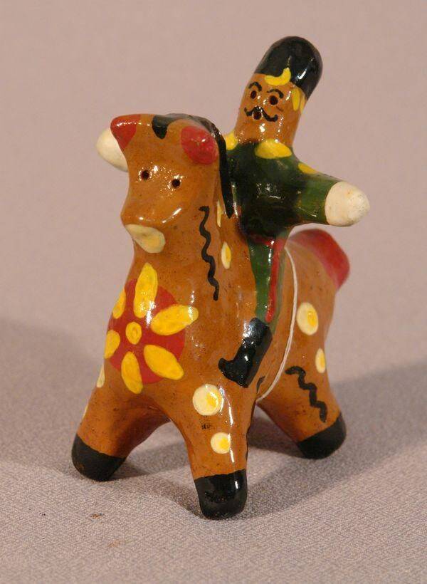 Игрушка глиняная Казак на коне