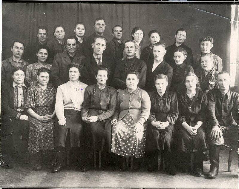 Фотокопия. Группа работников, ветеранов Сердобского часового завода, май 1959 г.