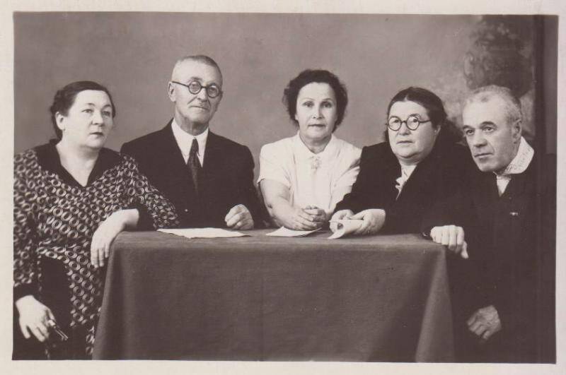 Фотография. Ветераны гражданской войны (слева направо): Асфандиярова, Чикин, Абканеева, Зайнуллина, Аитов