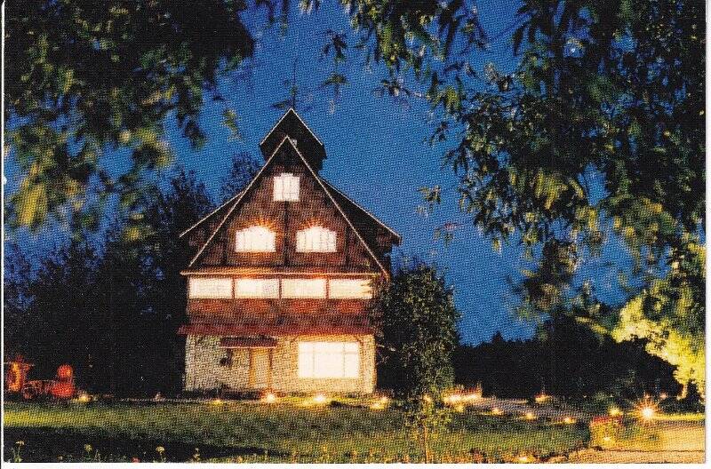 Открытка с изображением домика на базе отдыха «Колкуново». 2000 г.