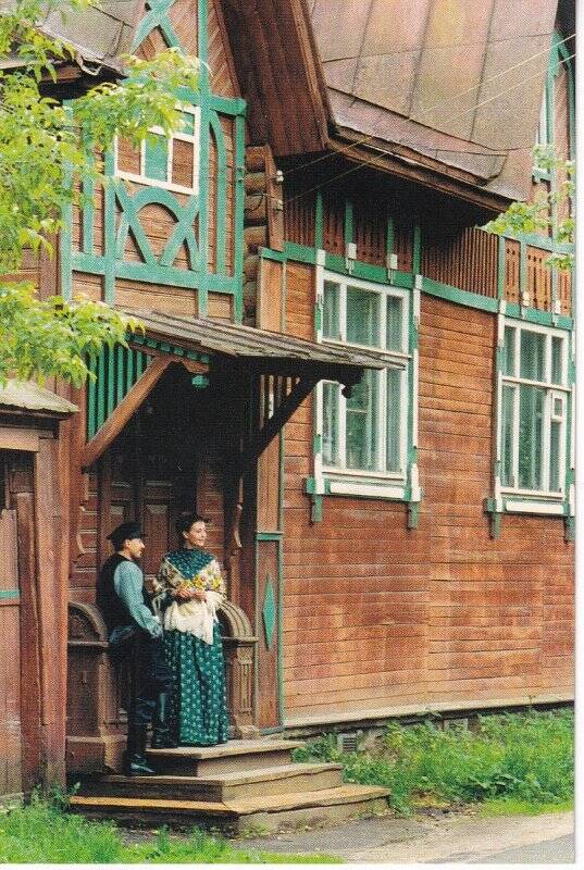 Открытка с изображением фрагмента дома в стиле модерн в г. Кимры. 2000 г.