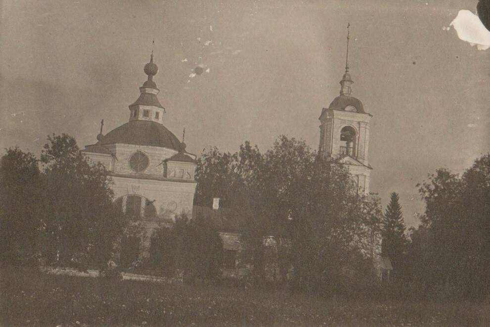 Фотография. Церковь Рождества Богородицы в селе Михайловское (озёрное).