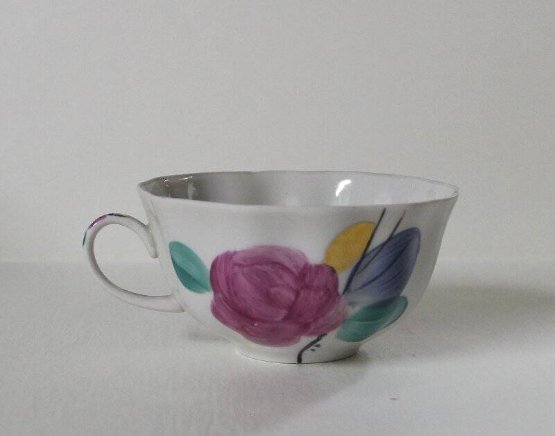 Чашка из чайного сервиза Дулевского фарфорового завода