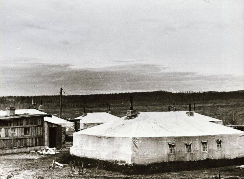 Фотонегатив видовой. Первые палатки г. Амурск, 1958 г.