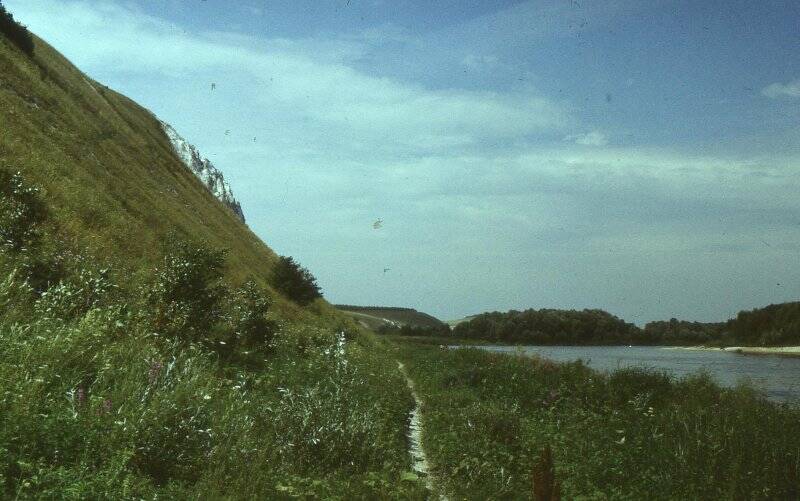 Слайд. Вид на правый берег реки Дон в районе села Костомарово.