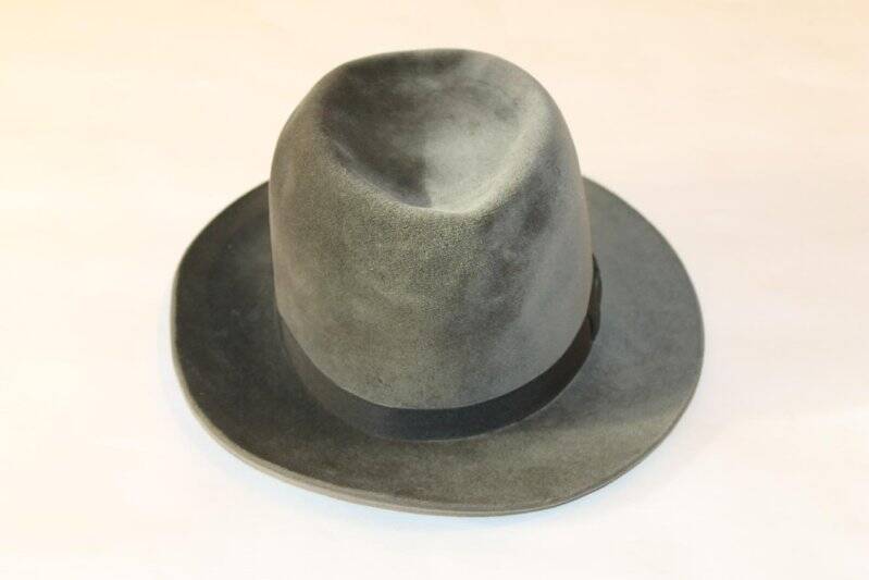 Шляпа мужская «Tonak» темно-серого (мышиного) цвета. Принадлежала Кириллу Афанасьевичу Мерецкову.