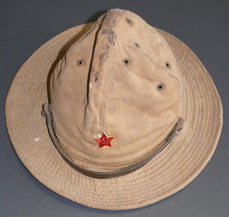Панама армейская СССР, размер 56, цвет песочный с красной звездой