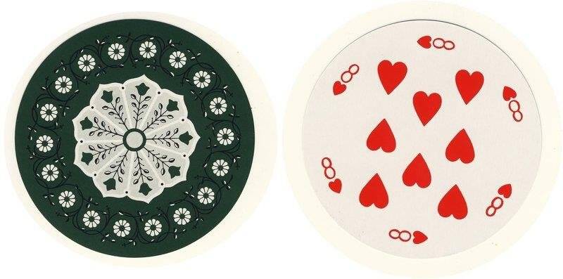 Восьмёрка червей из колоды карт игральных круглых
