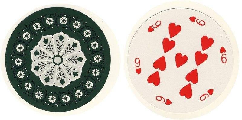 Девятка червей из колоды карт игральных круглых