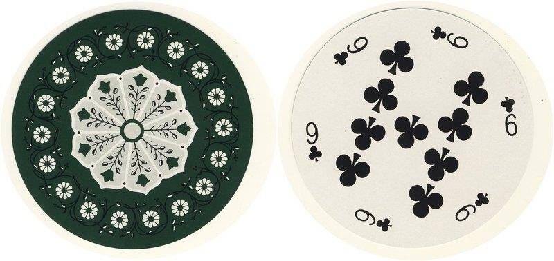 Девятка треф из колоды карт игральных круглых