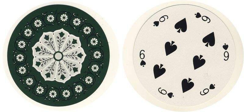 Шестёрка пик из колоды карт игральных круглых