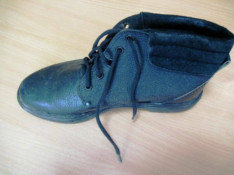 Ботинок правый, обуви форменной
