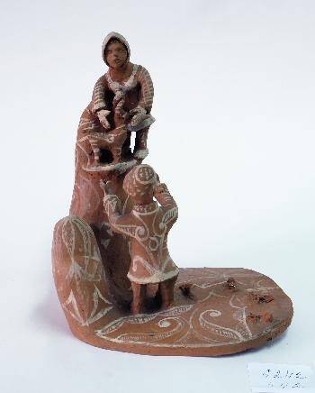 Декоративная композиция Женщина на горе с козленком