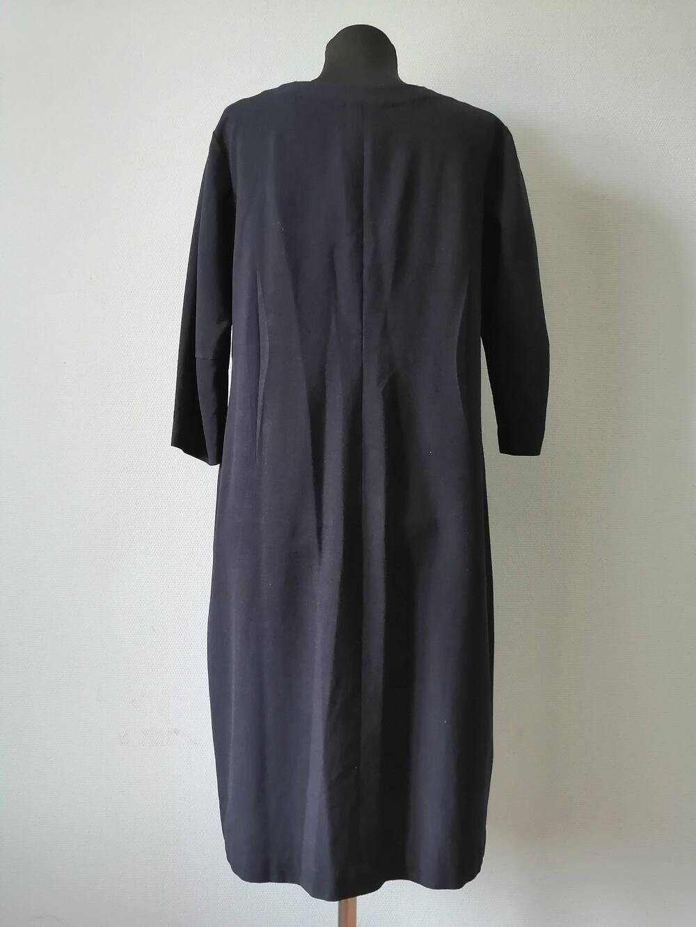 Платье женское из шерсти темно-синего цвета