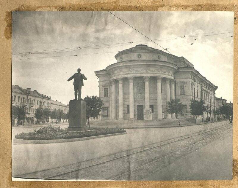 Орловский областной театр им. И.С. Тургенева.