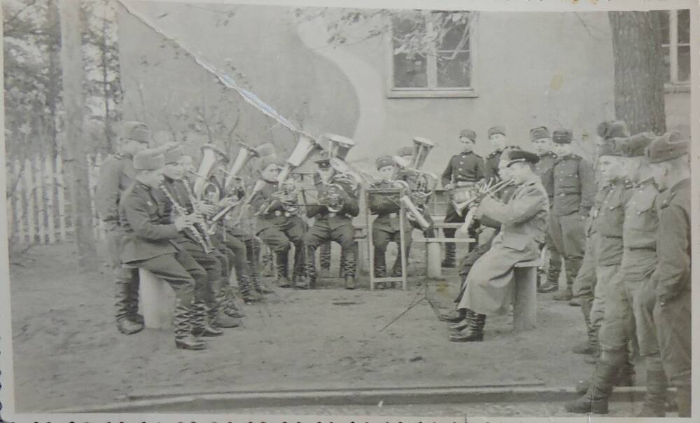 Фотография Игорь Иванович Маслов (справа на скамье первый) Венгрия 1974