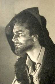 Фотография. Ю.В. Пресняков в образе мужчины с бородой, в широкополой шляпе