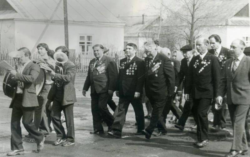Фотография. Участники Великой Отечественной войны, парад Победы.