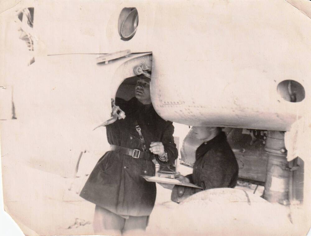 Фотография момента техобслуживания самолета. Венгрия, 1955-1957 гг.