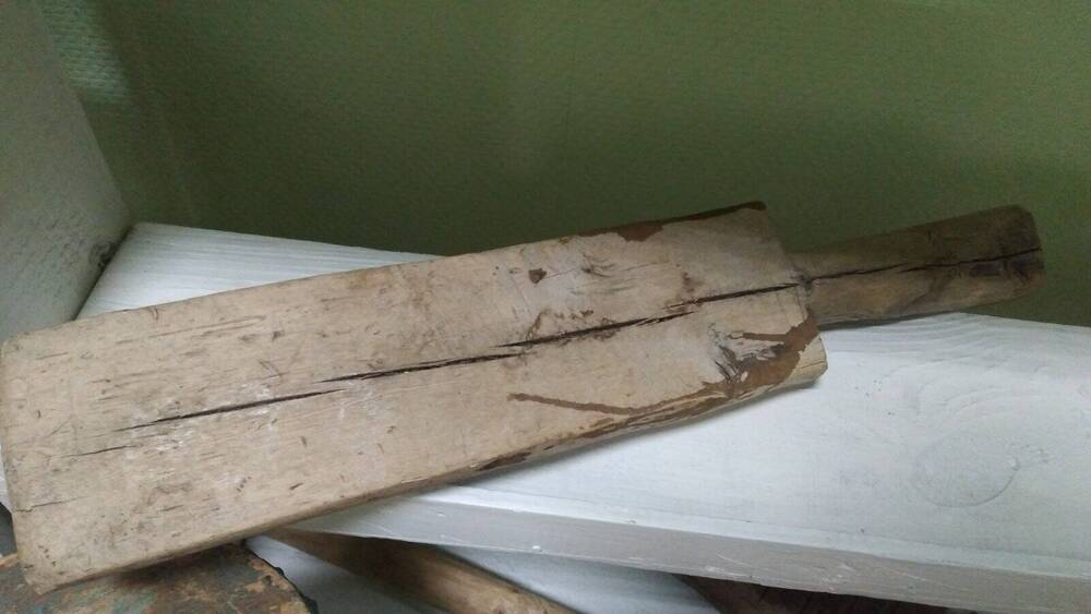 Валек - деревянный предмет для стирки белья