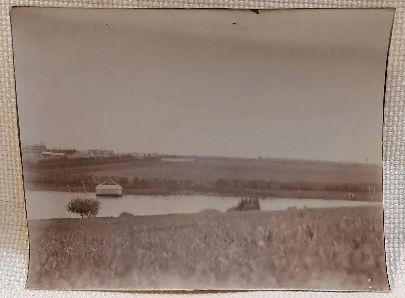 Фотография. Пруд и купальня  близ сельскохозяйственного училища в Богородицке.