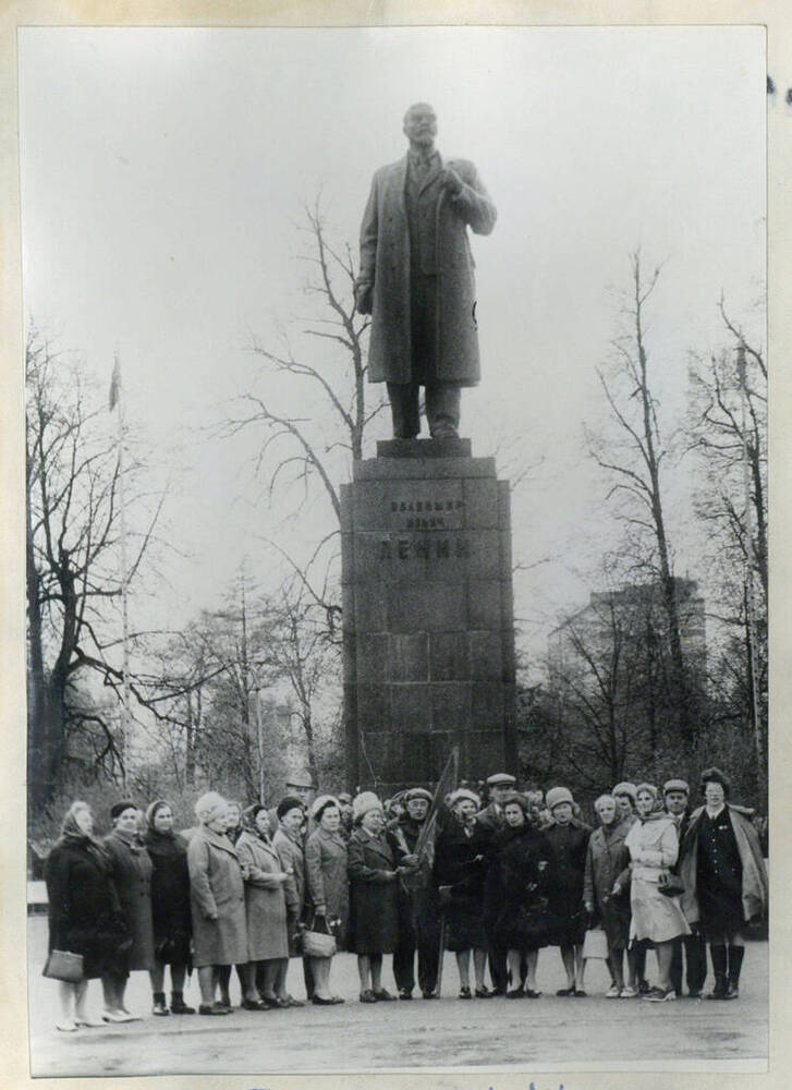 Фотография групповая. Встреча первых пионеров г. Подольска 