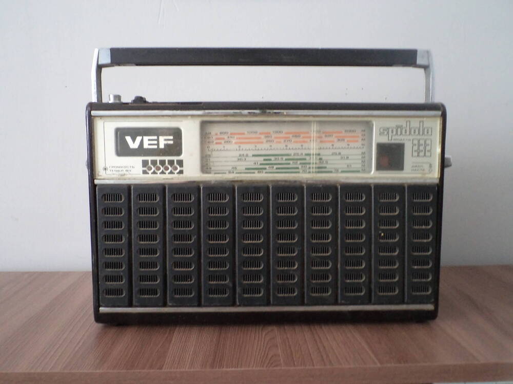Радиоприемник VEF.