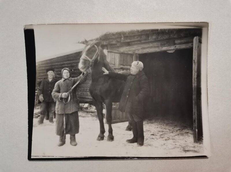 Фотография. Г.А. Соловьев (на фото справа).