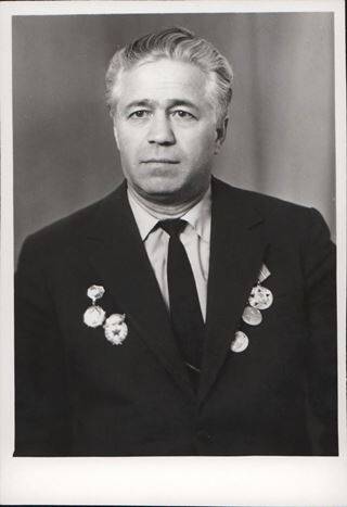 Фото. Красавцев Аркадий Иванович (1924 г.р. с. Икково) участник войны. май 1975 г.