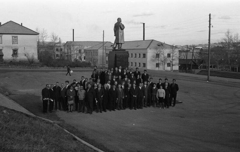 Негатив. По истории Алдана. Площадь Ленина, г. Алдан.