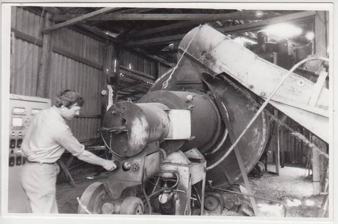 Фотография. Совхоз «Большевик». Агрегат витаминизированной муки. АВМ -1,5