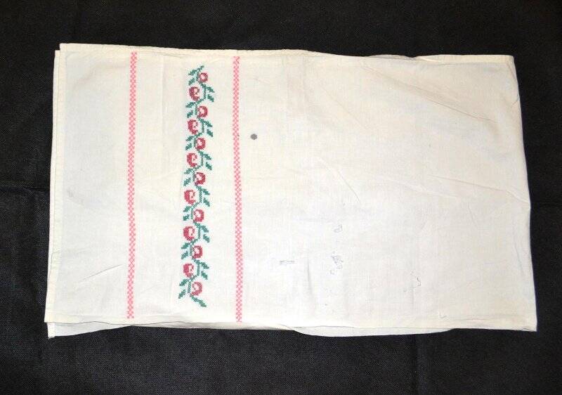 Полотенце хлопчатобумажное,  вышивка крестиком    (растительный орнамент)