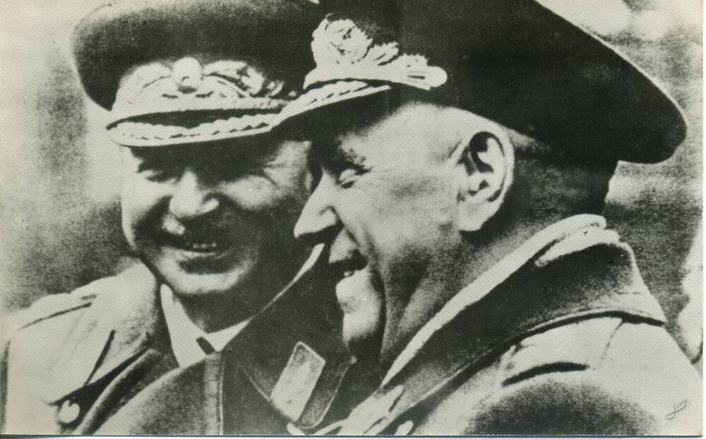 Фото. Маршалы Советского Союза Г.К.Жуков и И.Х Багрямян