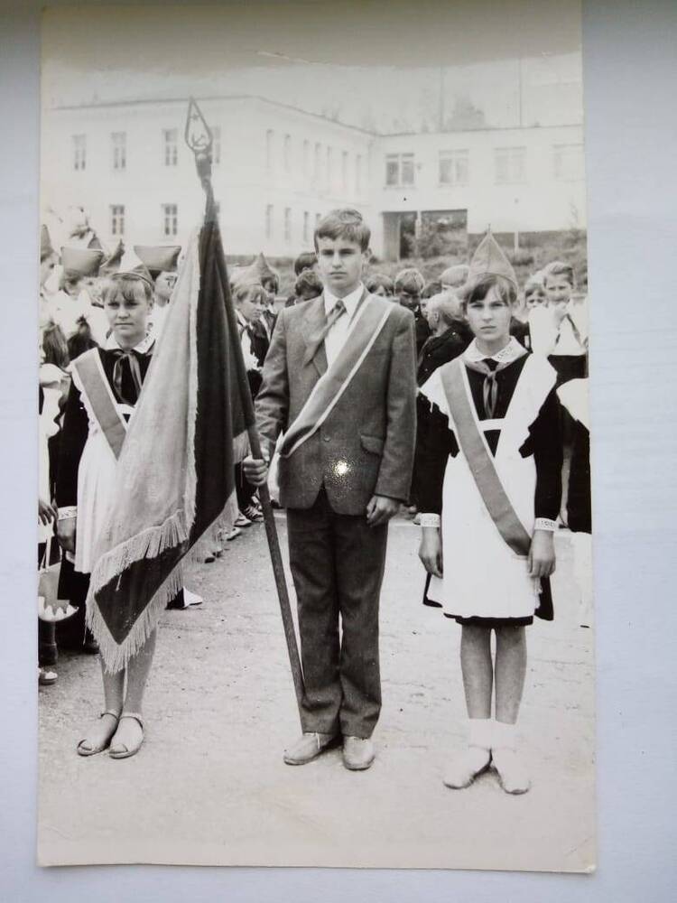 Фото 
Знаменосец.Серафимович, 1984 г. май.