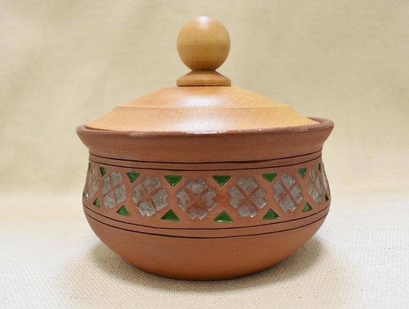 Горшок керамический с деревянной крышкой