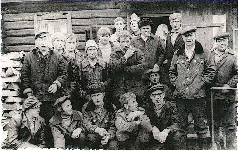 Фотография. Работники II отделения совхоза «Тюшевской». 1969 г.