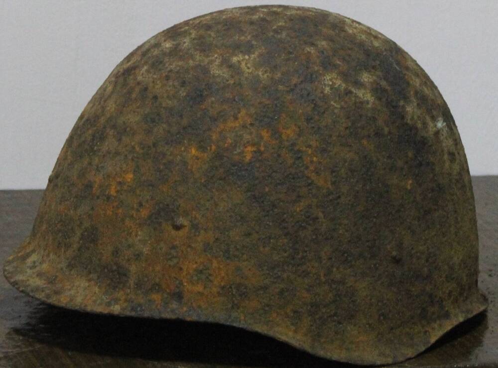 Шлем  стальной  советского солдата, образца 1940 г.