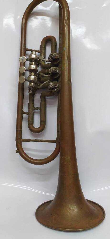 Труба  (музыкальный инструмент) малая.