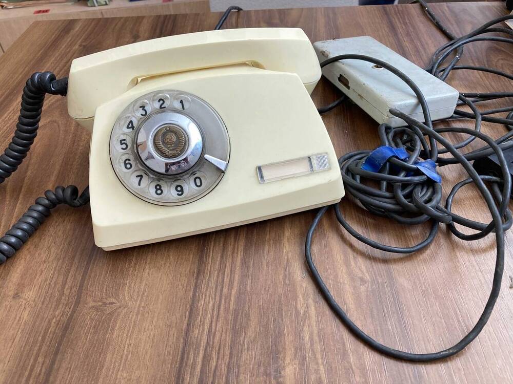 Аппарат телефонный настольный дисковый правительственной связи «СТА-2»