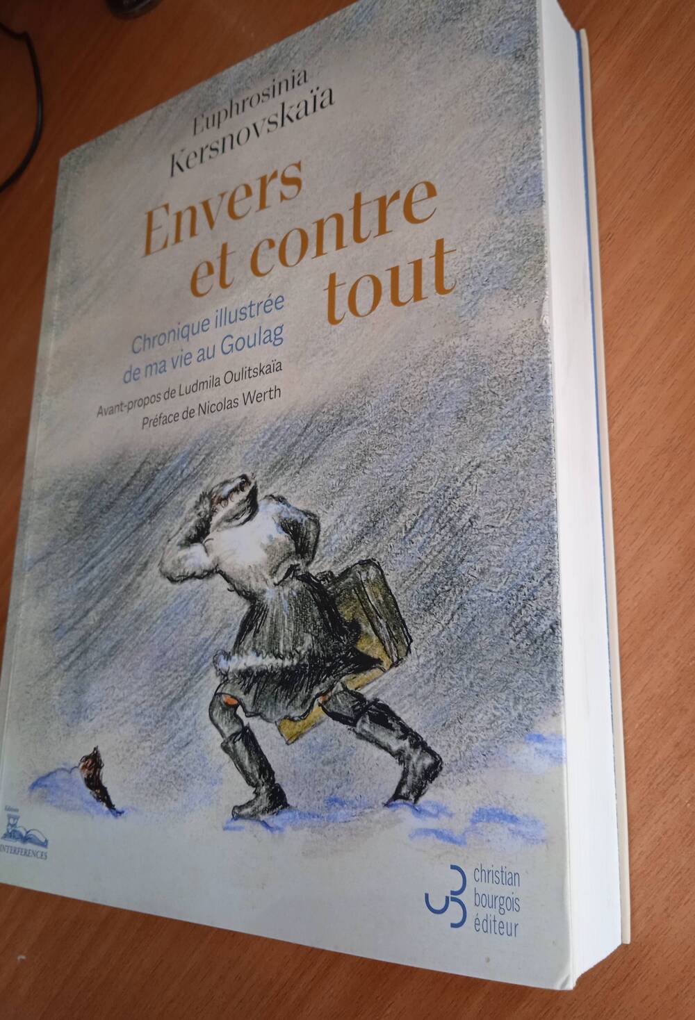 Книга  Евфросинии Керсновской на французском языке «Envers et contre tout».