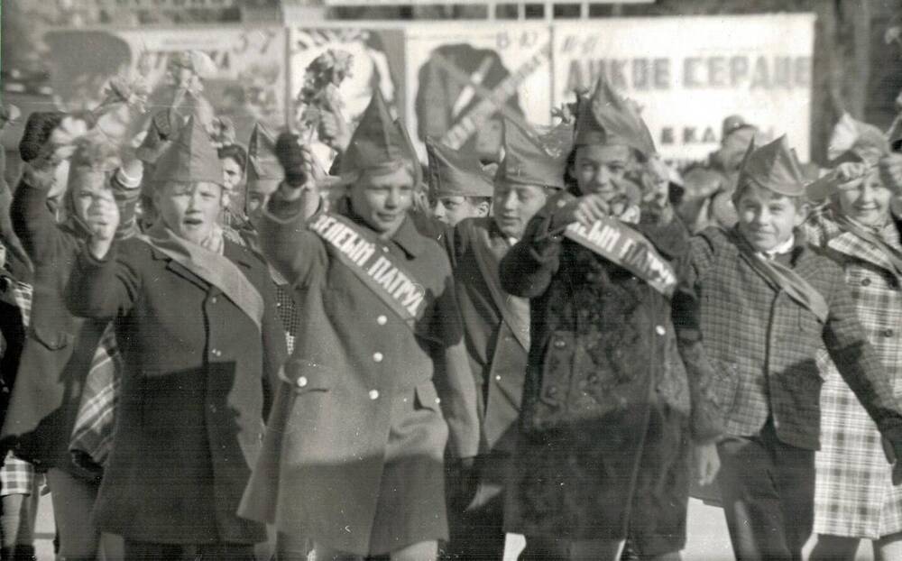 Фотография из фотогазеты «Луч» колхоза «Кавказ» 7 ноября 1975 г