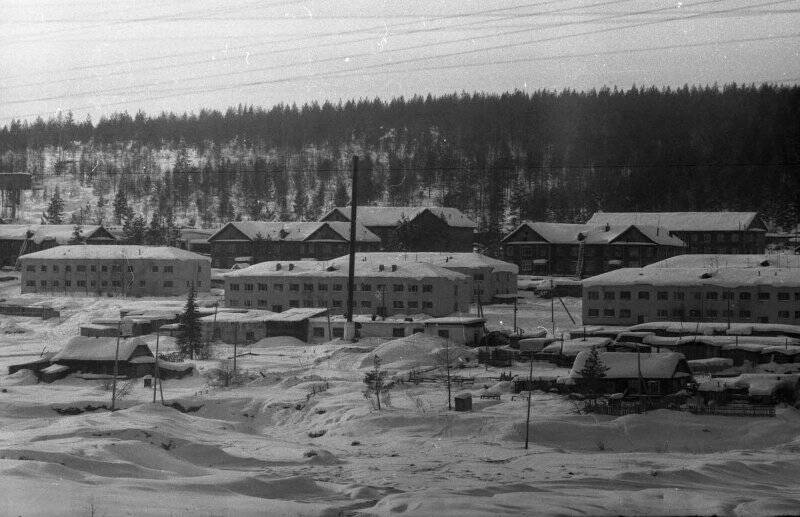 Негатив. По истории Алдана. Панорама микрорайона «Геолог».